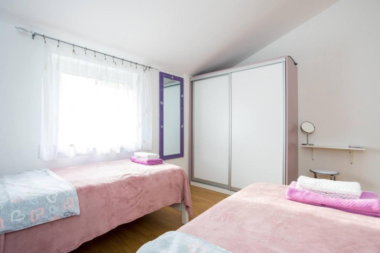 Apartman Luni Sa Bazenom - Malinska, Sveti Anton Sveti Anton  Exterior photo